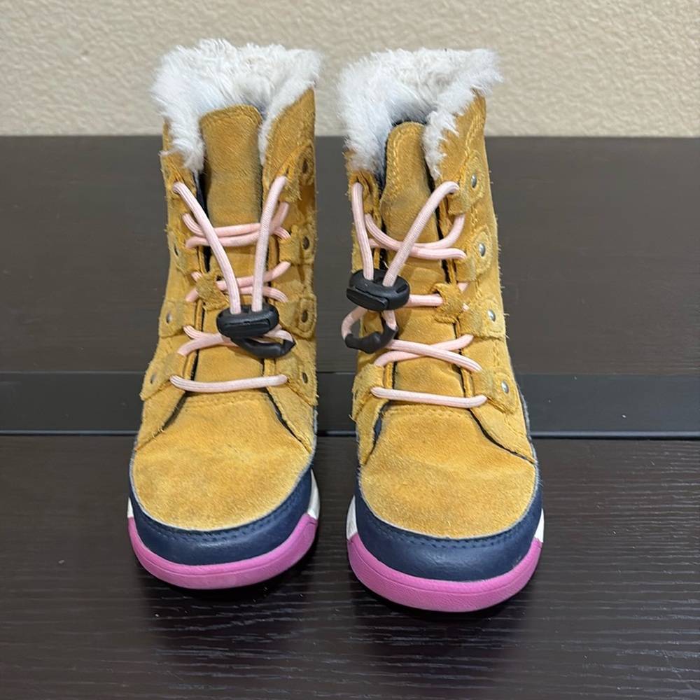 Sorel little kids winter boots - size US 11